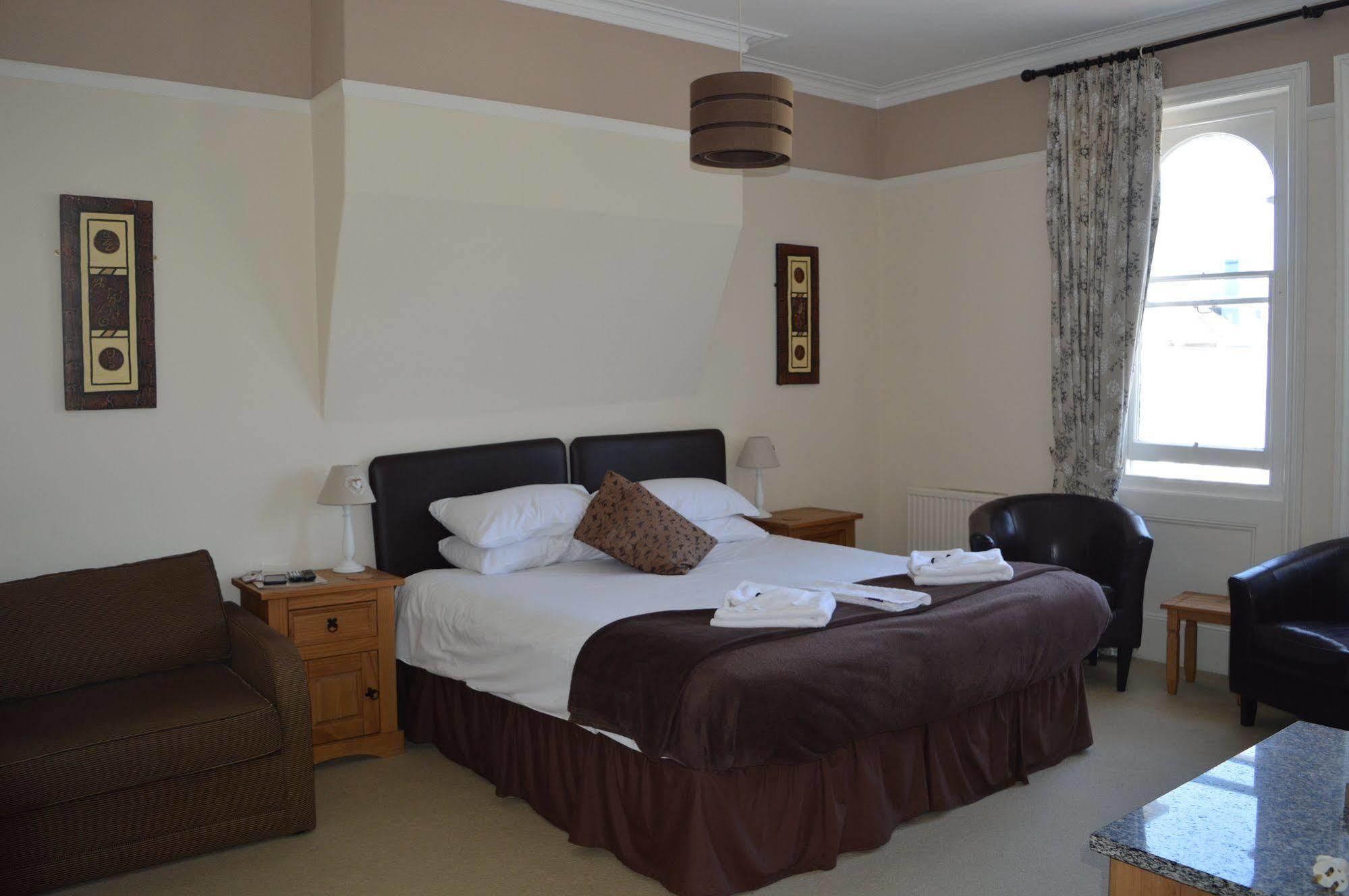 เดอะ เชลดอน บีแอนด์บี Bed & Breakfast อีสต์บอร์น ภายนอก รูปภาพ