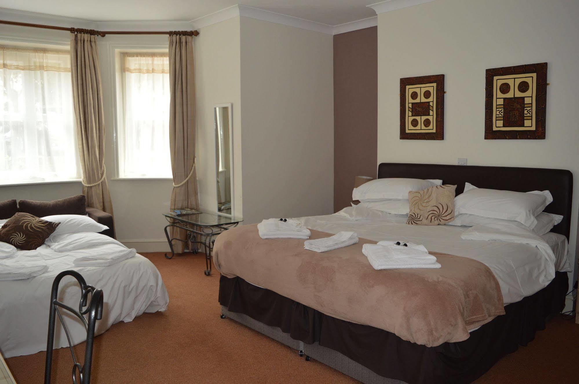 เดอะ เชลดอน บีแอนด์บี Bed & Breakfast อีสต์บอร์น ภายนอก รูปภาพ